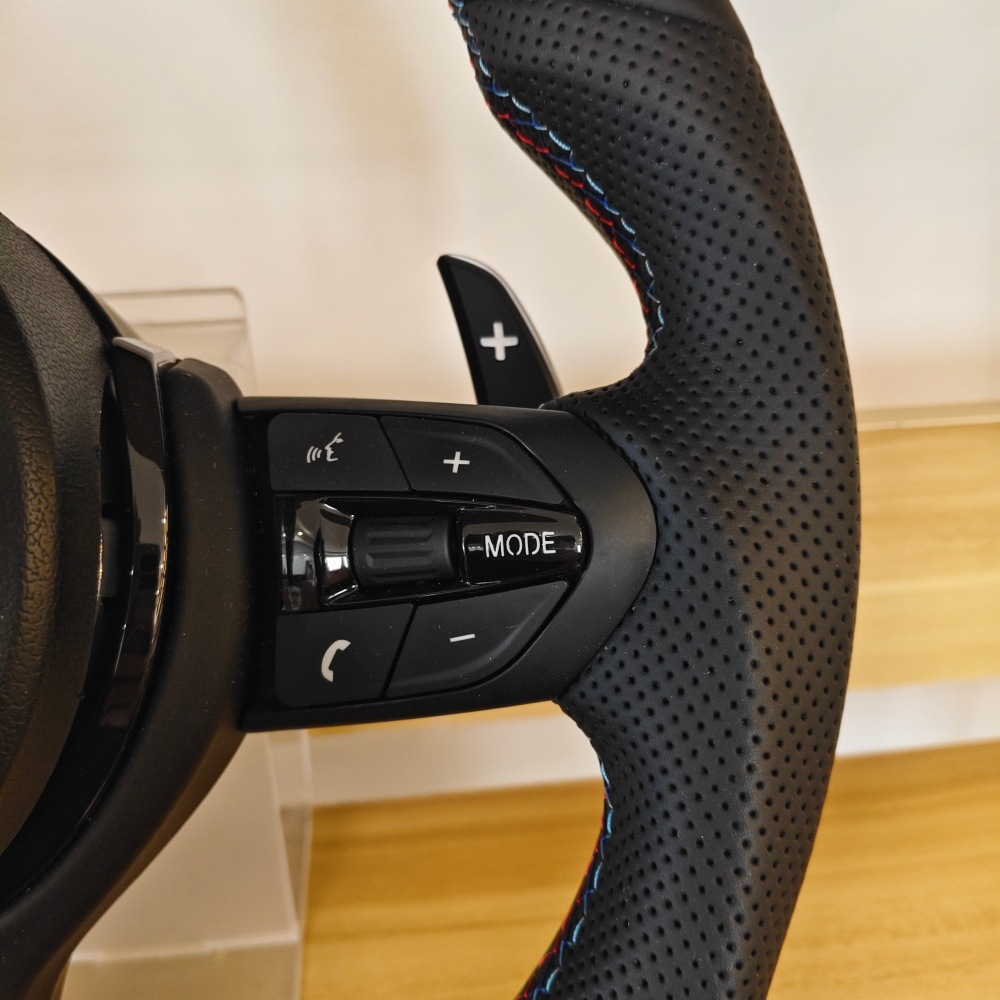 Suitable for BMW E chassis E60, specially modified to upgrade from old to new, T-shaped perforated leather Black Warrior steering wheel assembly