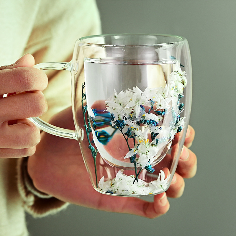 Caneca de vidro parede dupla resistente ao calor com flores secas_voghion.com