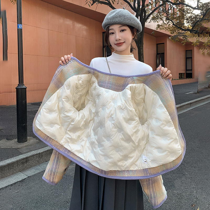 格纹小香风羽绒服女冬季2023新款短款小个子韩系显瘦设计感超好看