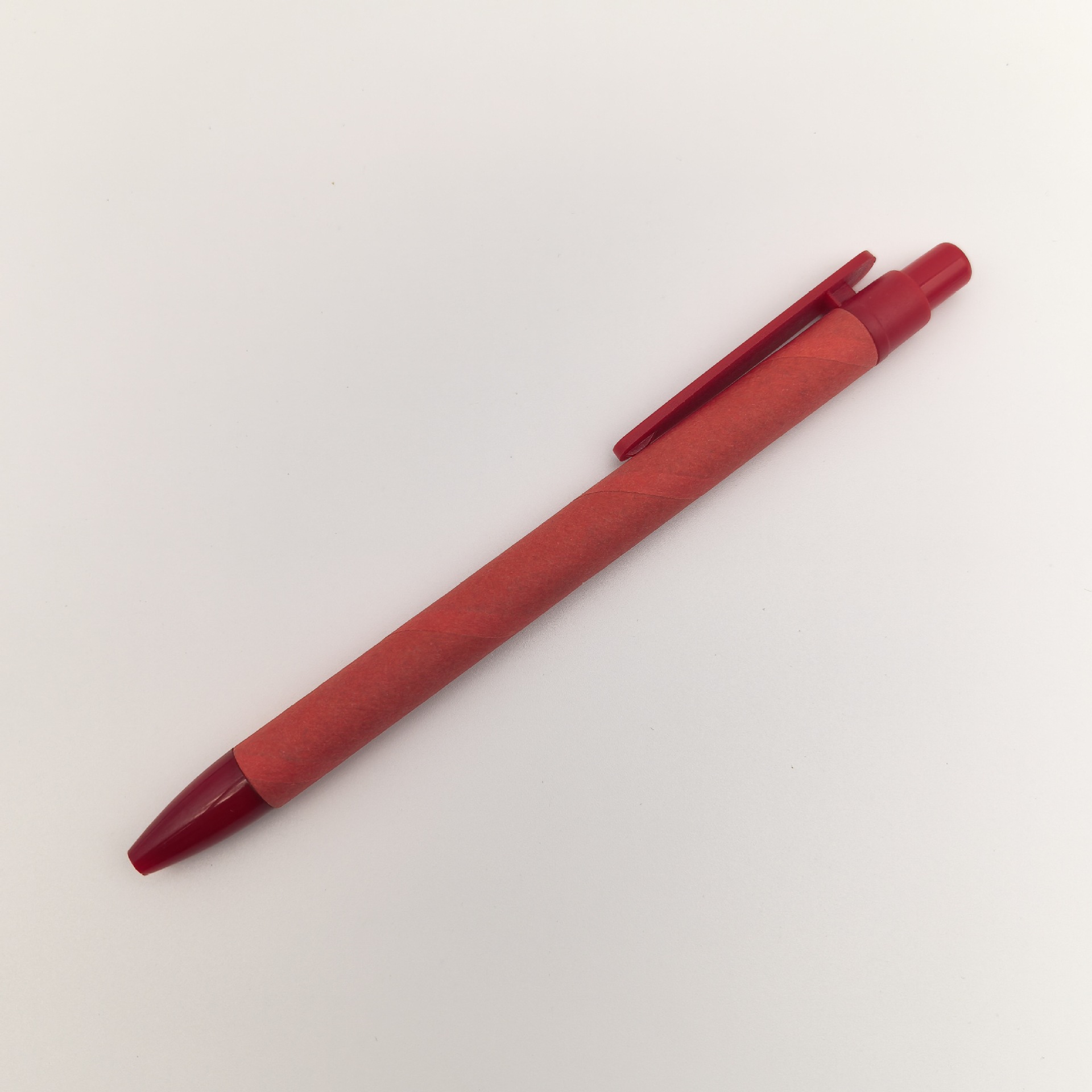 Papel kraft al por mayor bolígrafo de tubo de papel movido bolígrafo de diseño de pinza en forma de sauce bolígrafo de regalo publicitario bolígrafo oval bolígrafo de papel al por mayor