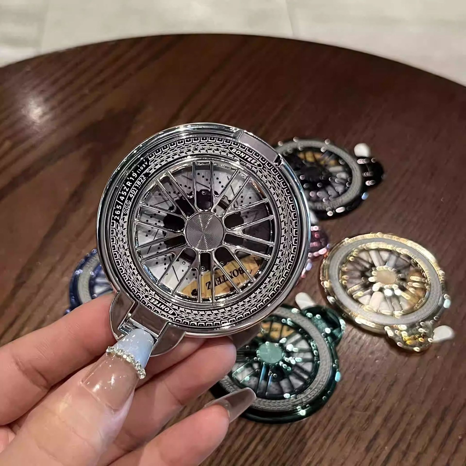 Soporte giratorio para teléfono con giroscopio adhesivo adhesivo adhesivo trasero de descompresión adhesivo adhesivo en la parte posterior de la carcasa del teléfono adhesivo potente hebilla de plástico