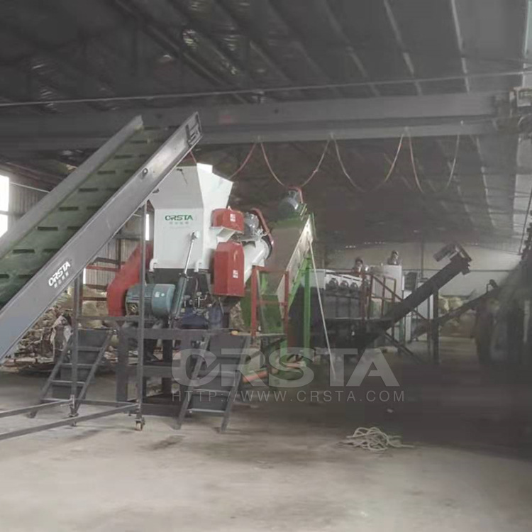 PET聚酯牛奶瓶脱标处理粉碎清洗去盖机，牛奶瓶废塑回收机