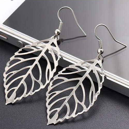 B033 European and American popular new style leaf pendant earrings long women's fashion temperament retro simple earrings wholesale