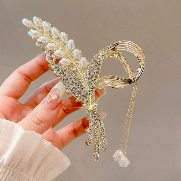 Crab pin with tassels, 11.5cm