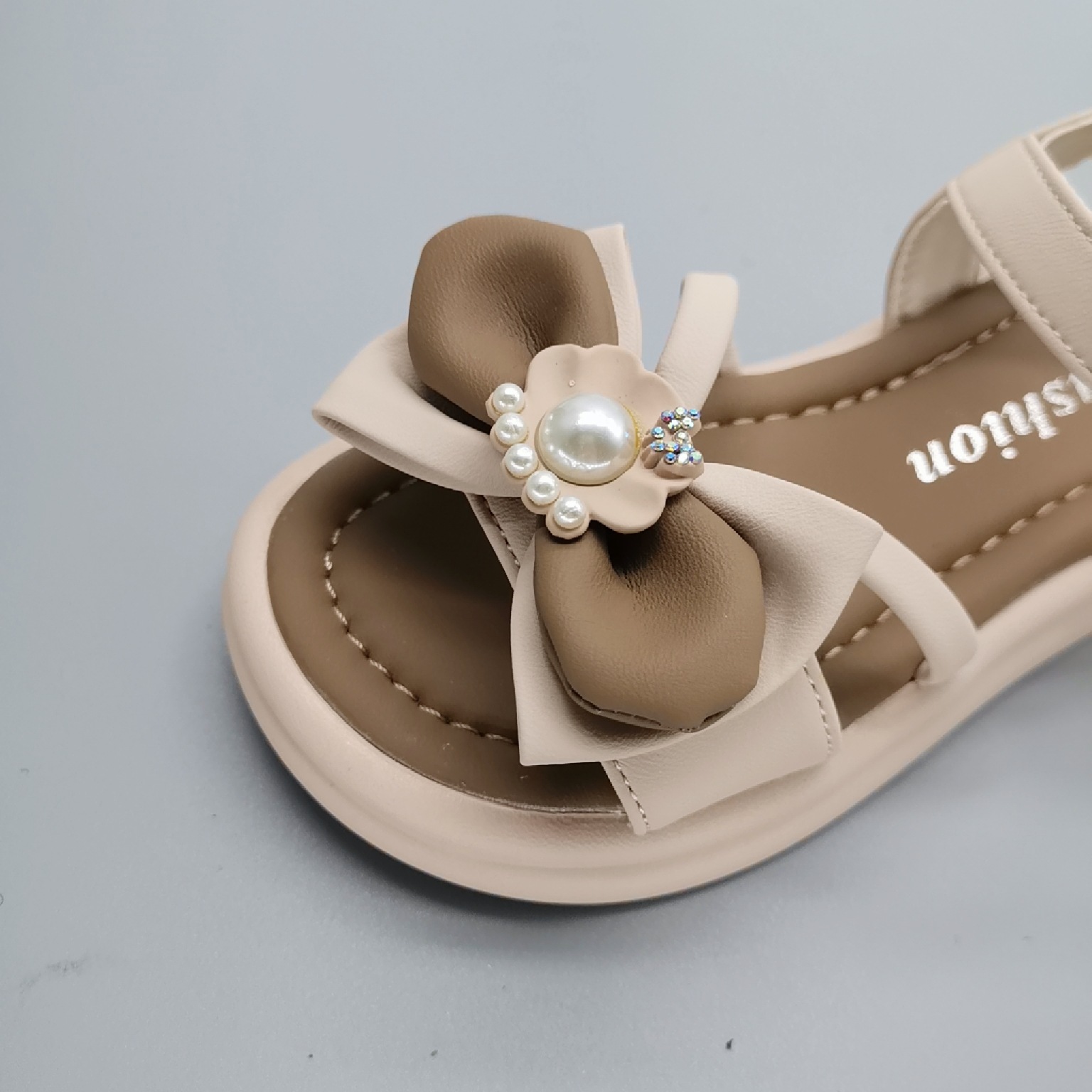 Maatang Free 2025 retro tesoro femenino 3-5 años a través de la red zapatos casuales antideslizantes suela de tendón zapatos de princesa de moda para mujer