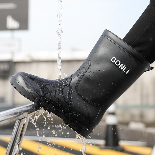 men's rain boots, non-slip, waterproof, mid-calf, fashionable water shoes, trendy four-season fishing Korean style work rain boots