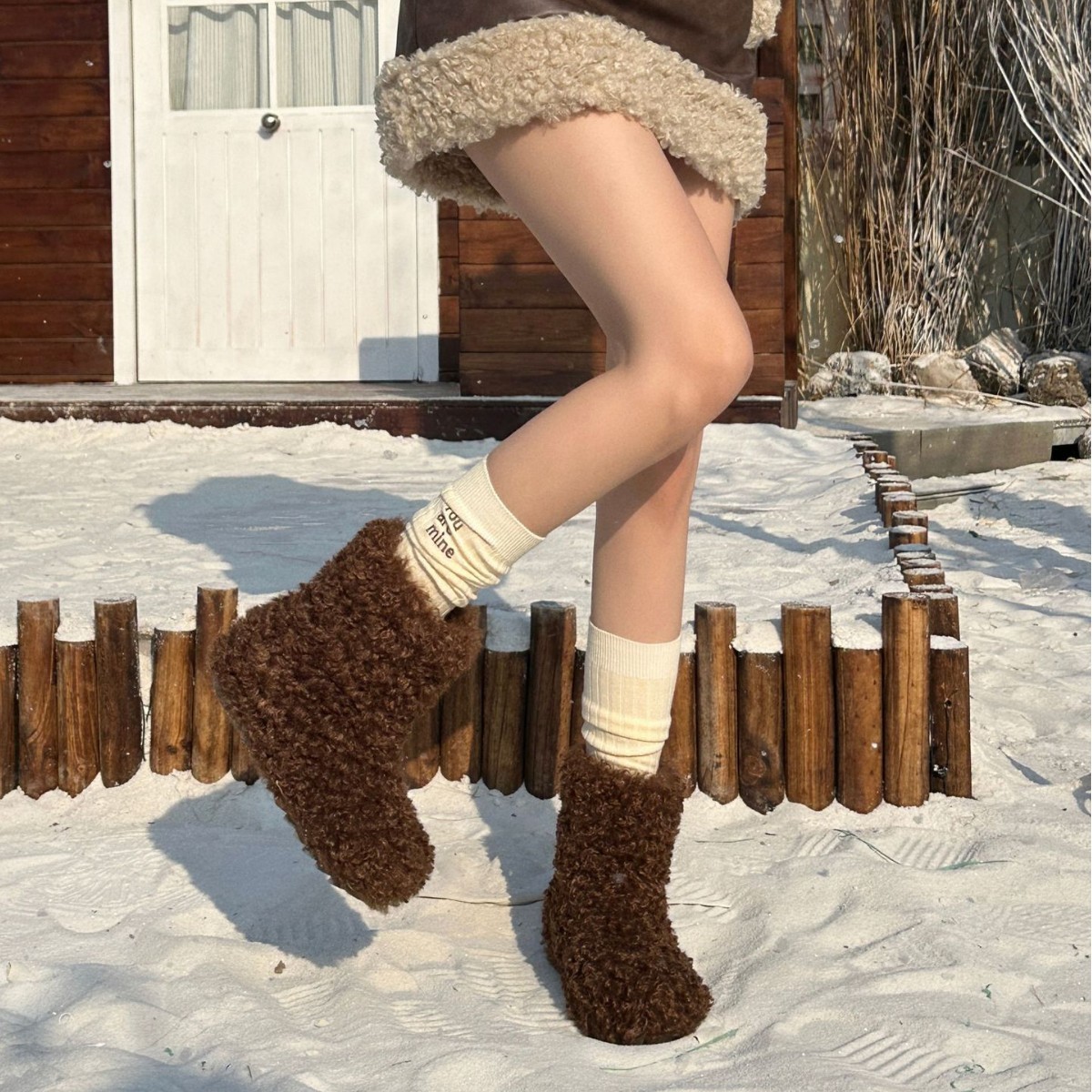 平底秋冬季加绒雪地靴女鞋2024新款羊卷毛毛鞋保暖雪地棉鞋短靴子