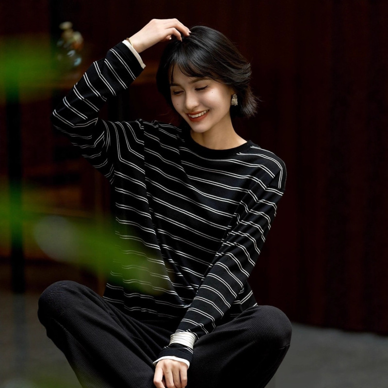 25Ss Early Autumn Loose Round Neck Long-Sleeved Top 33 Wool Blended Double Stripesd Bottoming Shirt for Women 25Ss Early Autumn Loose Round Neck Long-Sleeved Top 33 Wool Blended Double Stripesd Bottoming Shirt for Women
