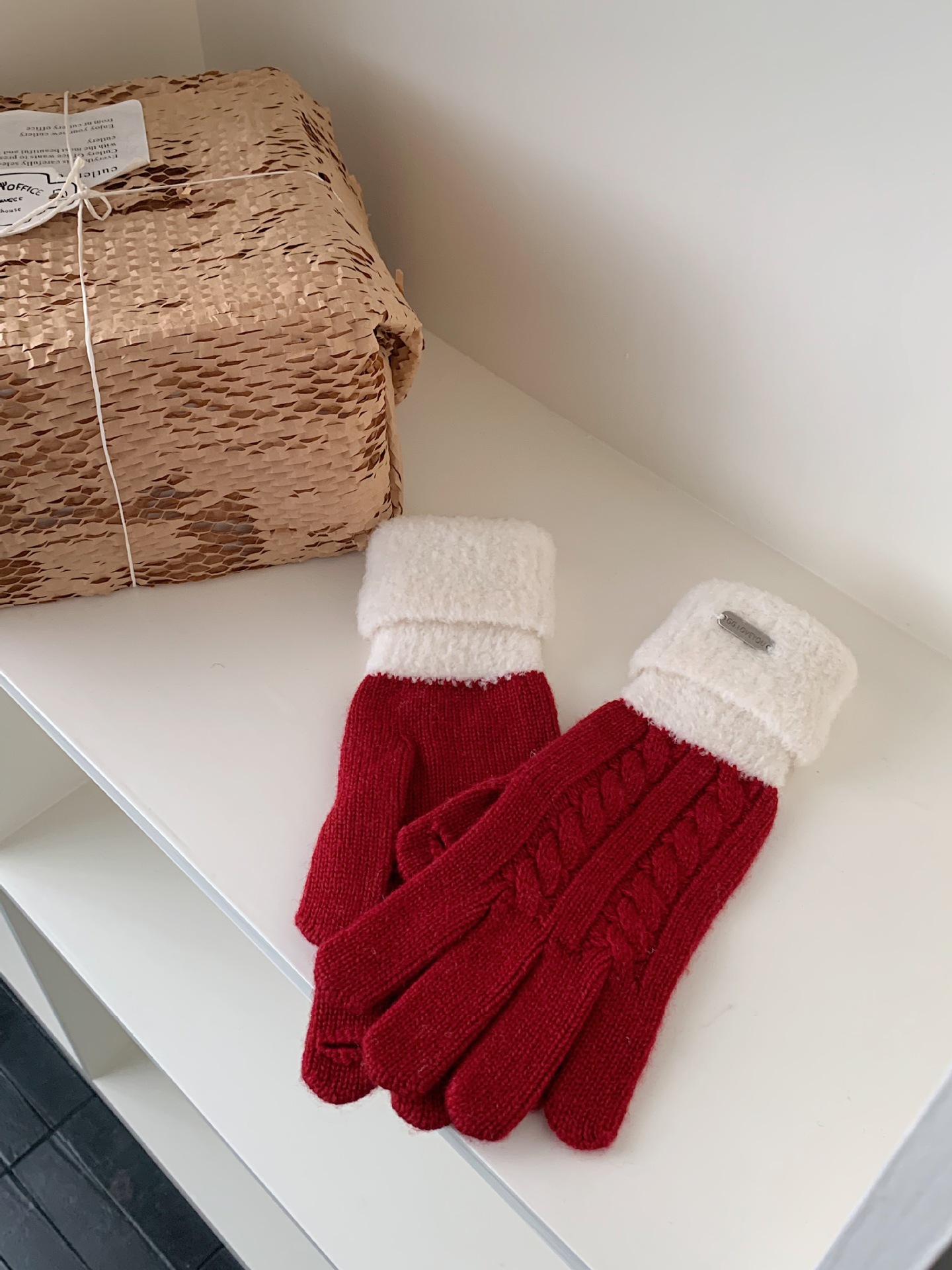 Guantes de lana de bordado clásico de ganado de punto de invierno para mujeres con un alto valor facial grueso guantes de dedo de pantalla táctil caliente
