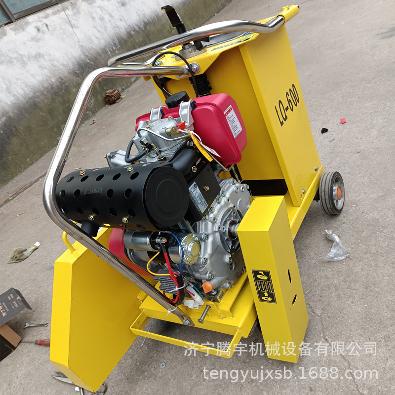 供应汽油款柴油款混凝土路面切割机1米路面切缝机