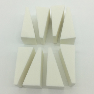 Non-latex trapezoidal small triangle makeup puff disposable studio makeup sponge skin-friendly becomes bigger when exposed to water