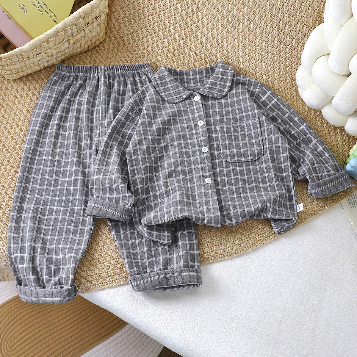 Pajamas infantiles de cotton de estilo coreano para niños y niñas, camisetas simples a cuadros, ropa para el hogar con solapa de dos piezas para mantener el calor