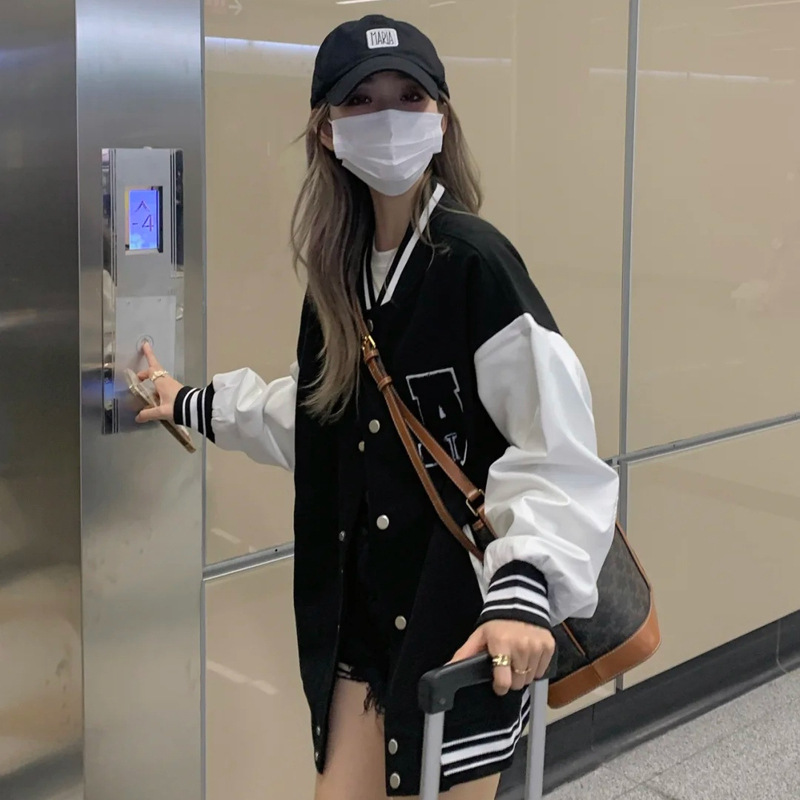 2026秋冬新款黑色加绒棒球服女春秋韩版宽松绣花撞色夹克外套