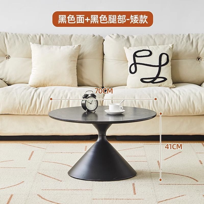 北欧クリームスタイルのラウンドコーヒーテーブル、デザイナーの小さなアパートのゲスト用、モダンな無垢材のB&B、シンプルな小さなコーヒーテーブル|undefined