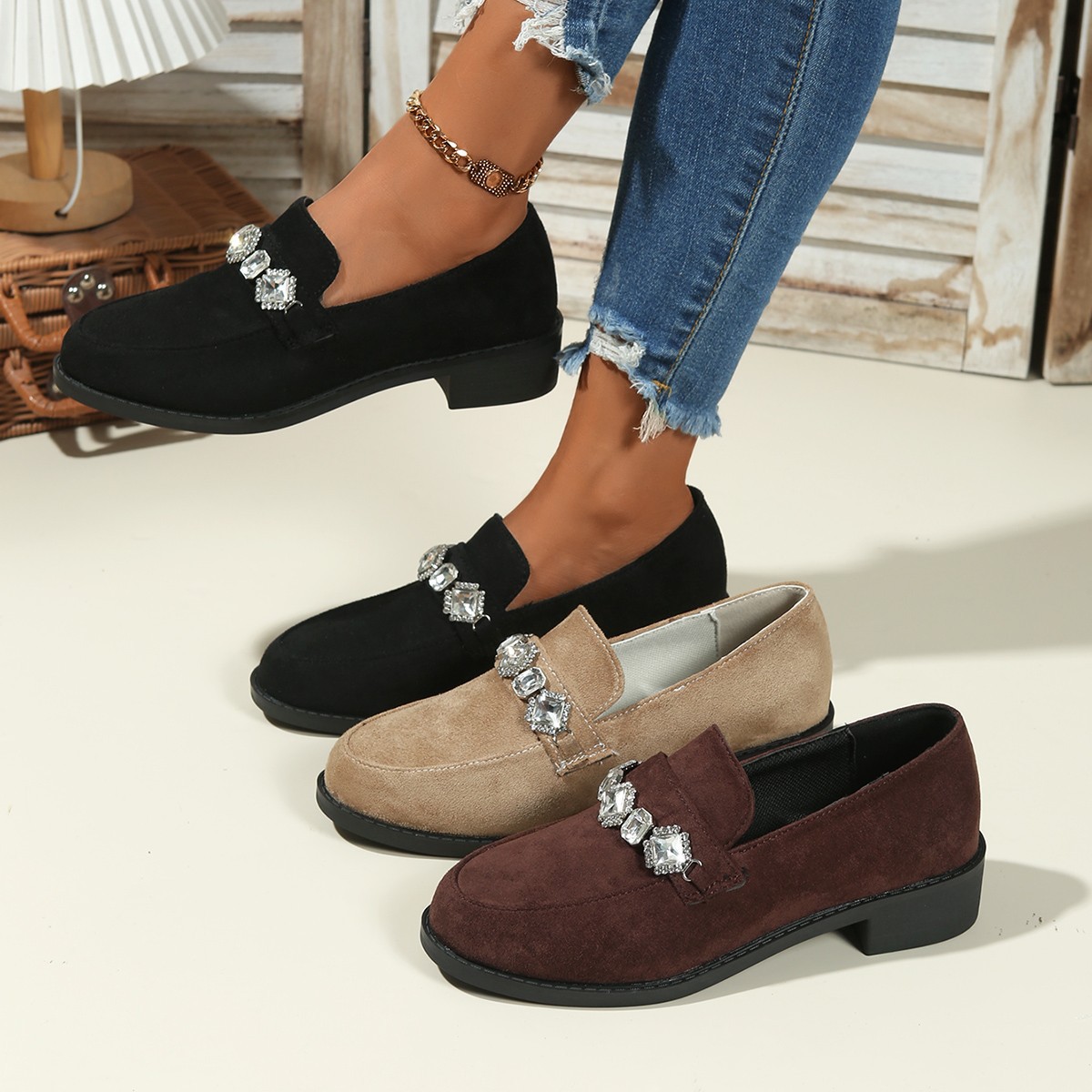 Damen-Slipper aus Wildleder mit Strasssteinen, niedrigem Schaft, britischer Stil, Blockabsatz, Loafer in Übergrößen, Herbstneuheit_voghion.com