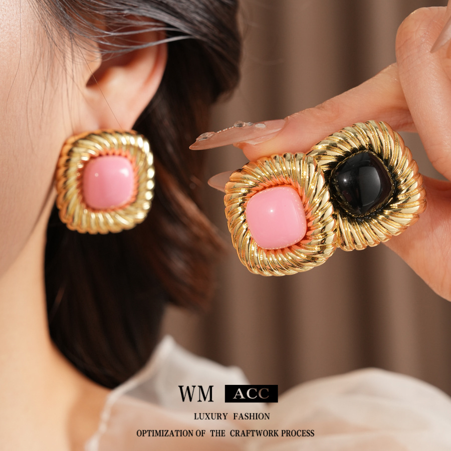 Medieval vintage aguja de plata cuadrada torsión pendientes de moda retro universal pendientes de diseño sensación de orejas pequeñas para mujeres