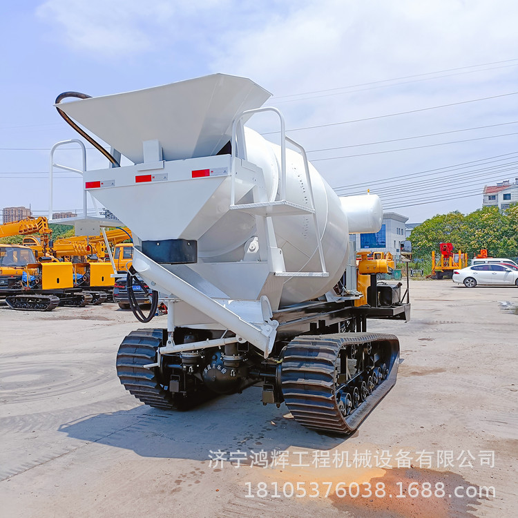 车载移动式水泥搅拌罐车 修水渠窄体混凝土转运车 橡胶履带行走