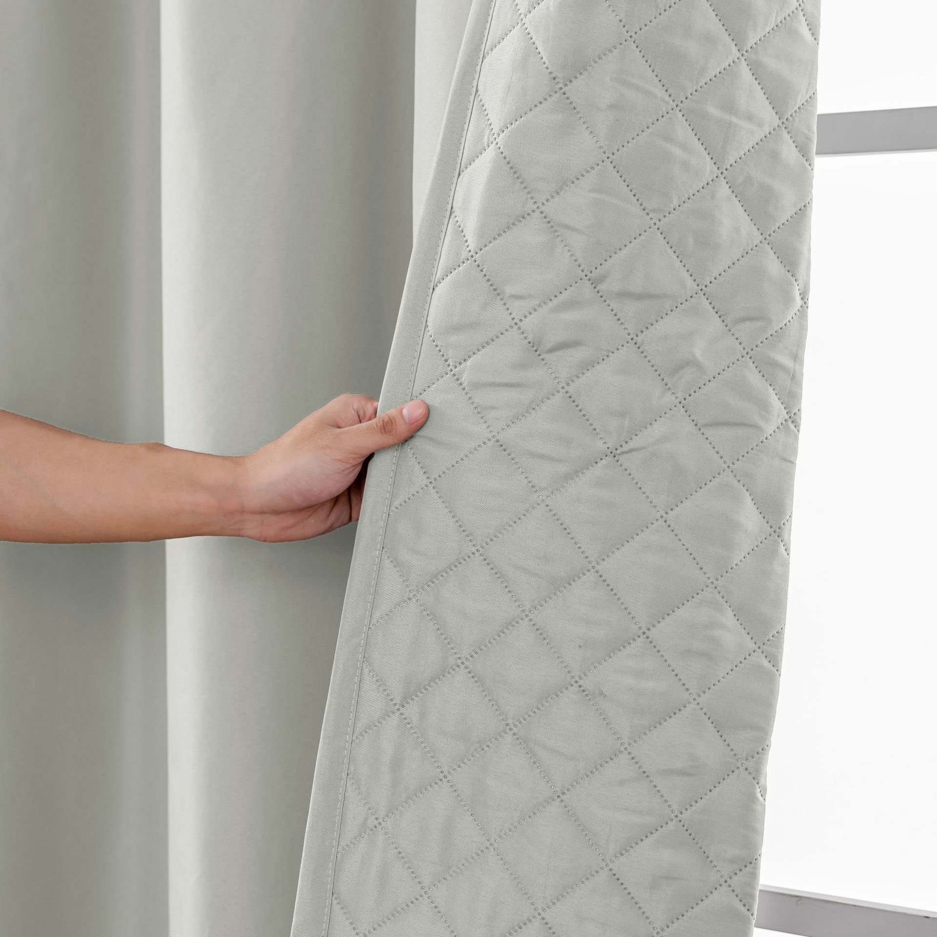 Nuevo invierno transfronterizo cortinas de algodón a prueba de viento, aislamiento térmico, espesamiento, aislamiento térmico, productos acabados de algodón intercalado, comercio exterior, cortinas de piso