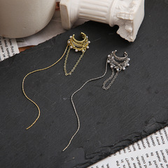 European and American-style high-end, minimalist aesthetic—earring chain without ear piercings, trendy diamond-inlaid long tassel ear cuff, single piece.