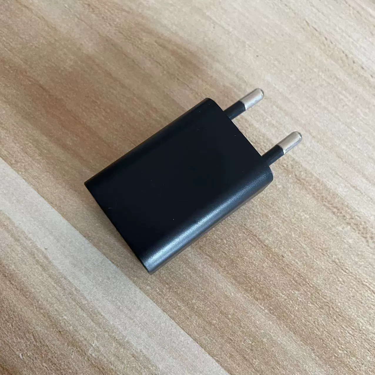 5V2A charger applicable to the US -European -European regulatory charging head 3C certification small home appliances adapter USB charger