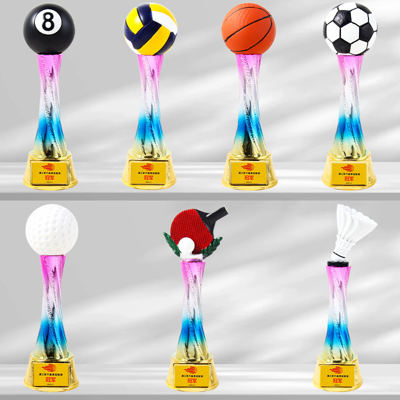 Nuevo trofeo deportivo de resina columna de color baloncesto juego de fútbol pintado evento deportivo concurso creativo premio