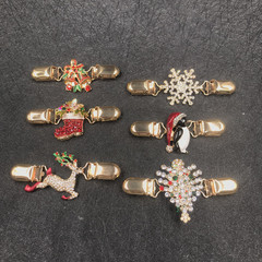 Cross-border Christmas brooch ornaments Santa Claus snowflake cardigan clip anti-exposure sweater clip factory direct supply