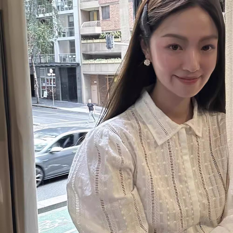 Now Ng Korean Dongdaemun Designer G*D Sweet and Simple Lace Cut Out Thorn Shirt