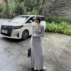针织连衣裙女秋装气质慵懒纯色单排扣柔软长袖修身显瘦包臀长裙子