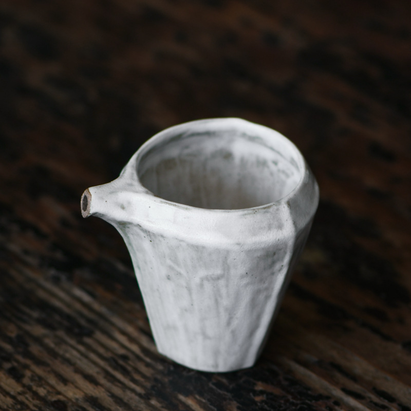 New Chinese-style coarse pottery fair Cup powder hand-made tea set Tea Sea Cup creative ceramic triangle tea set