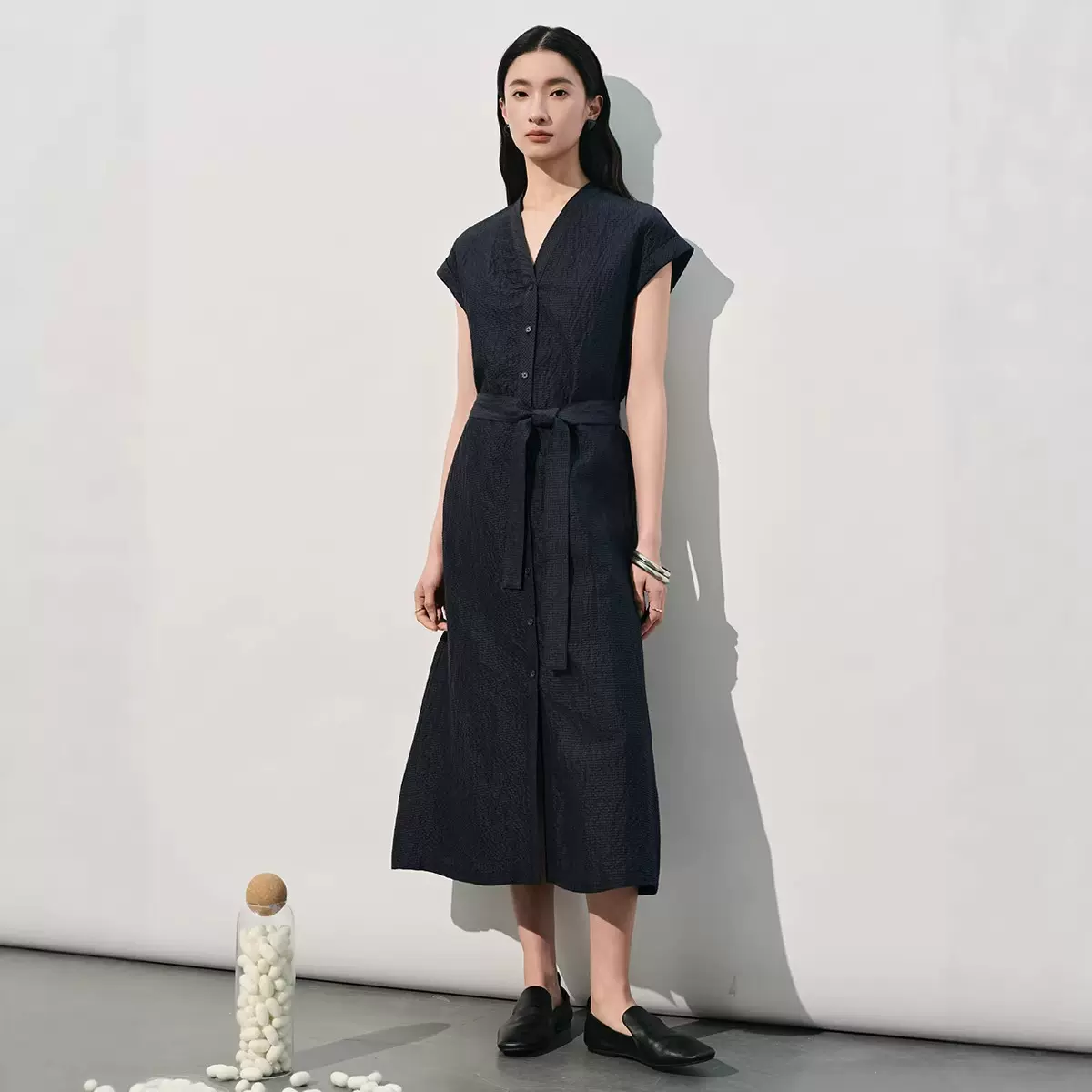 2026新款衬衫连衣裙春季高级感亚麻平纹中长款短袖纯色收腰长裙子