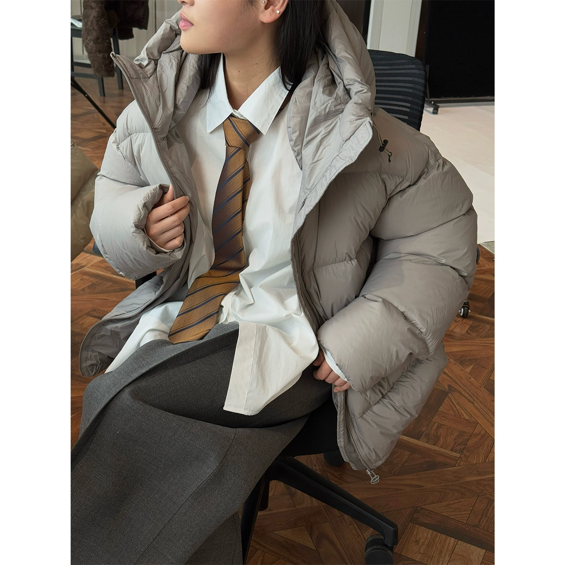 Зимняя новая модная белая пуховая куртка в корейском стиле с капюшоном, теплая куртка с капюшоном для женщин