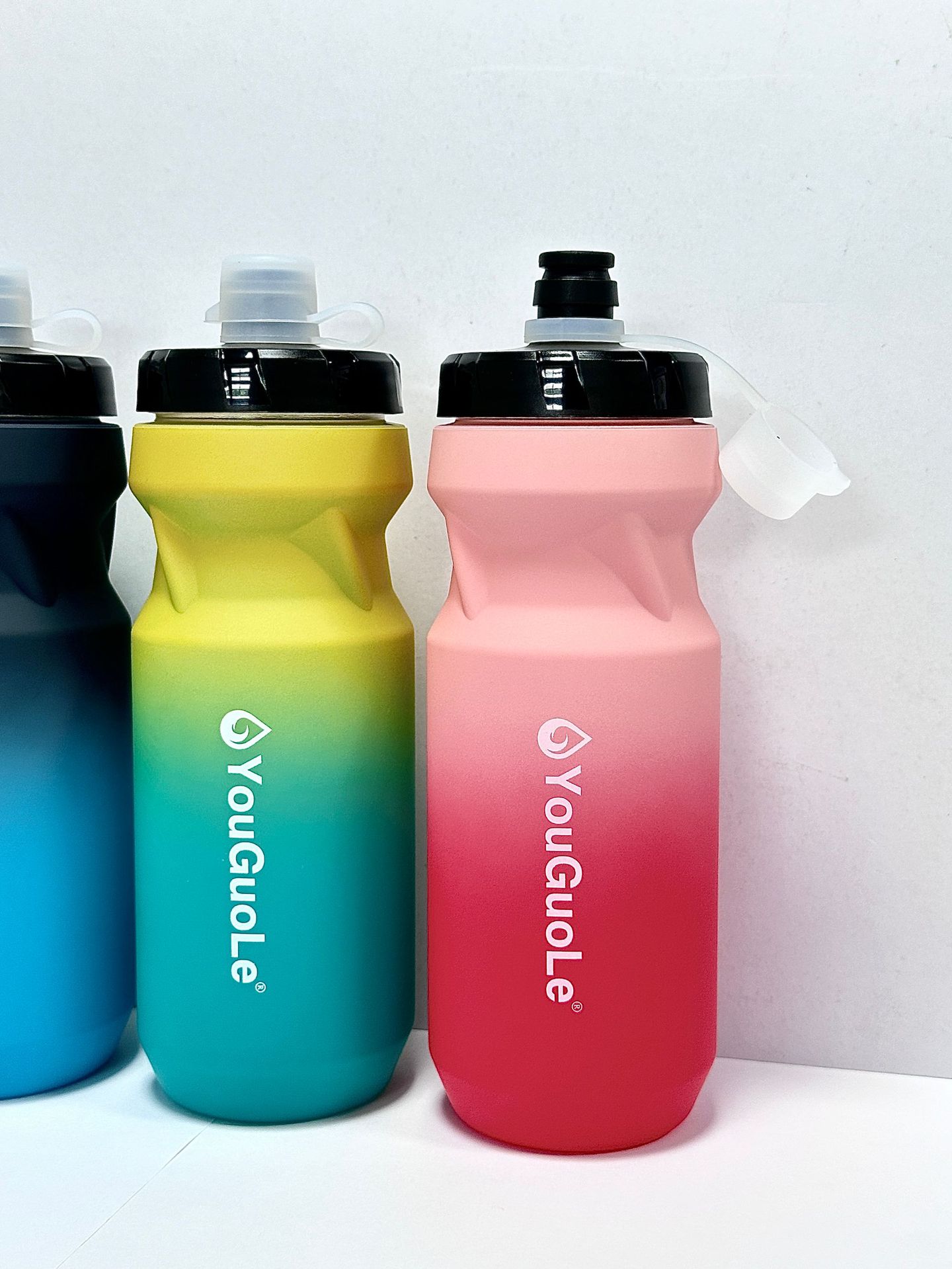 Sports kettle, cycling water cup, outdoor fitness squeeze plastic cup can be used_voghion.com