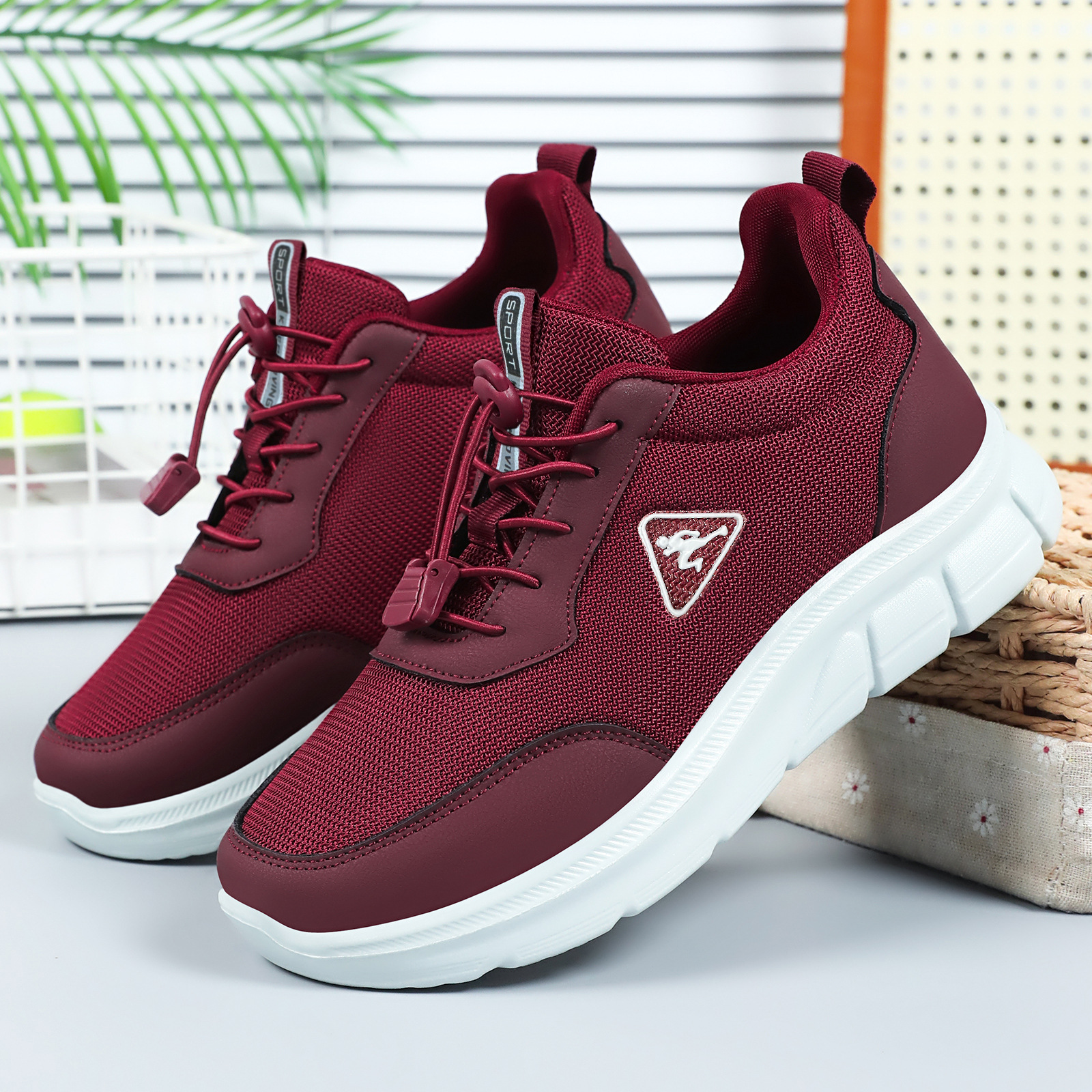 Zapatos de mujer de primavera de poliuretano zapatos casuales zapatos de pareja zapatos de malla ligera con suela suave zapatos cómodos zapatos de madre