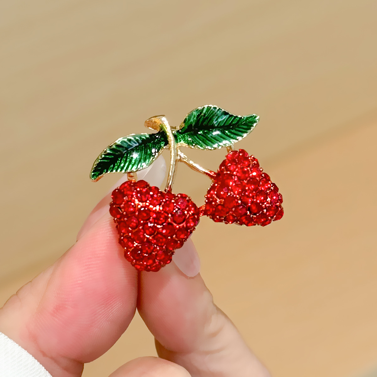 Unisex Gender Cute Pin Strawberry Alloy Unisex Brooches