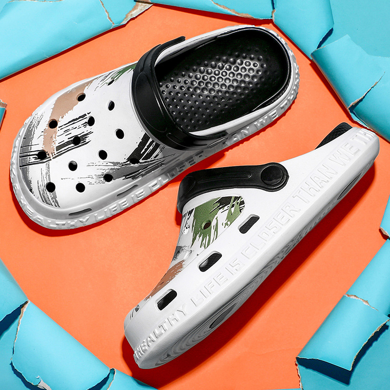 Croc Shoes Men's Trendy Summer Outerwear Outdoor Non-Slip Wear-Resistant Baotou Flip Flops Graffiti Parent-Child Style Beach Sandals with Treading Feeling