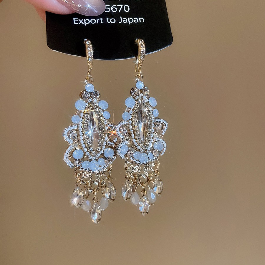 Aguja de plata con diamantes de cristal pendientes de bordilla estilo nacional pendientes de temperamento pequeño ligero lujo de alta calidad industria pesada exageración pendientes