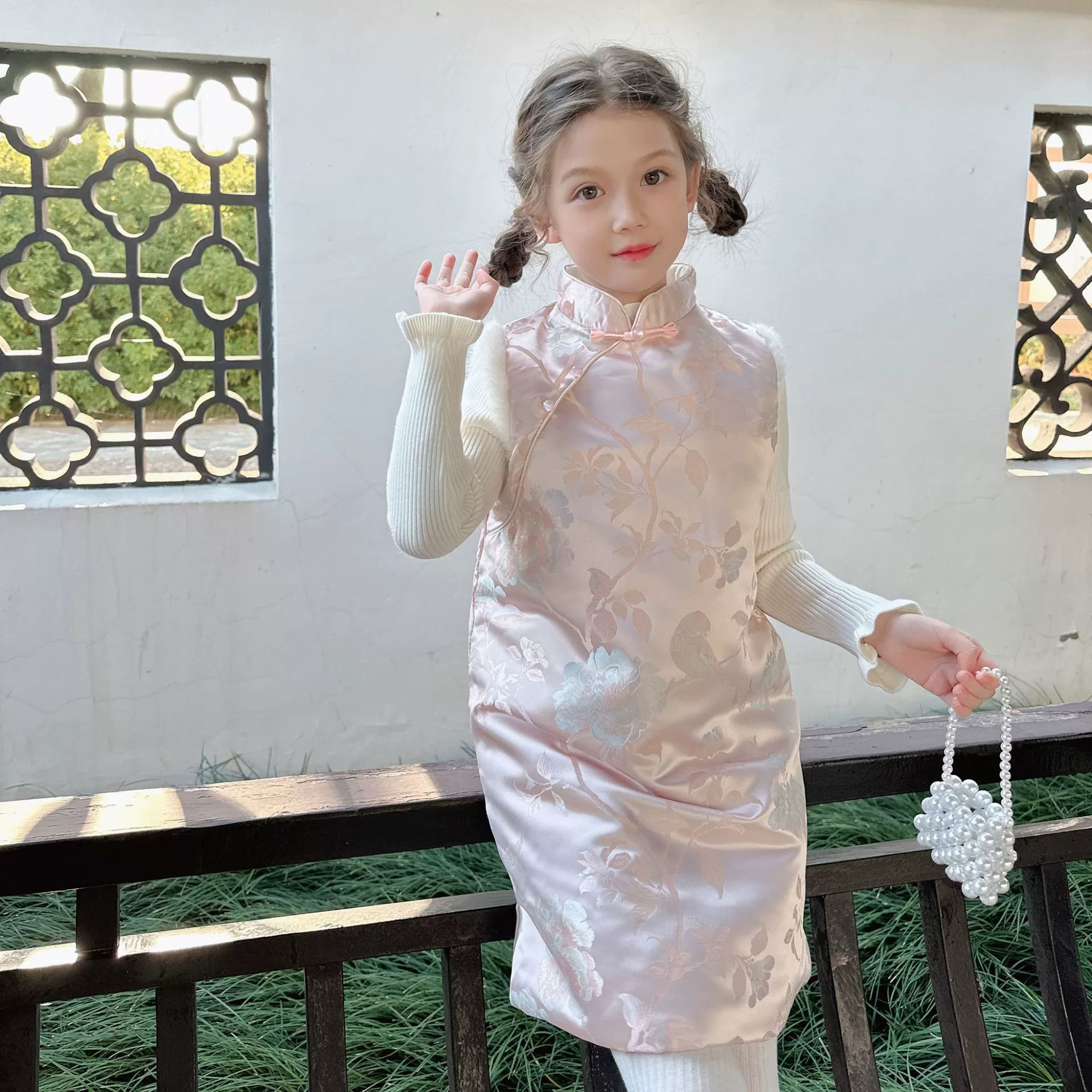 Детский новый китайский жилет 2024 зимний костюм Тан для девочек Китайский ветер с пряжкой жилет для девочек праздничный костюм Тан