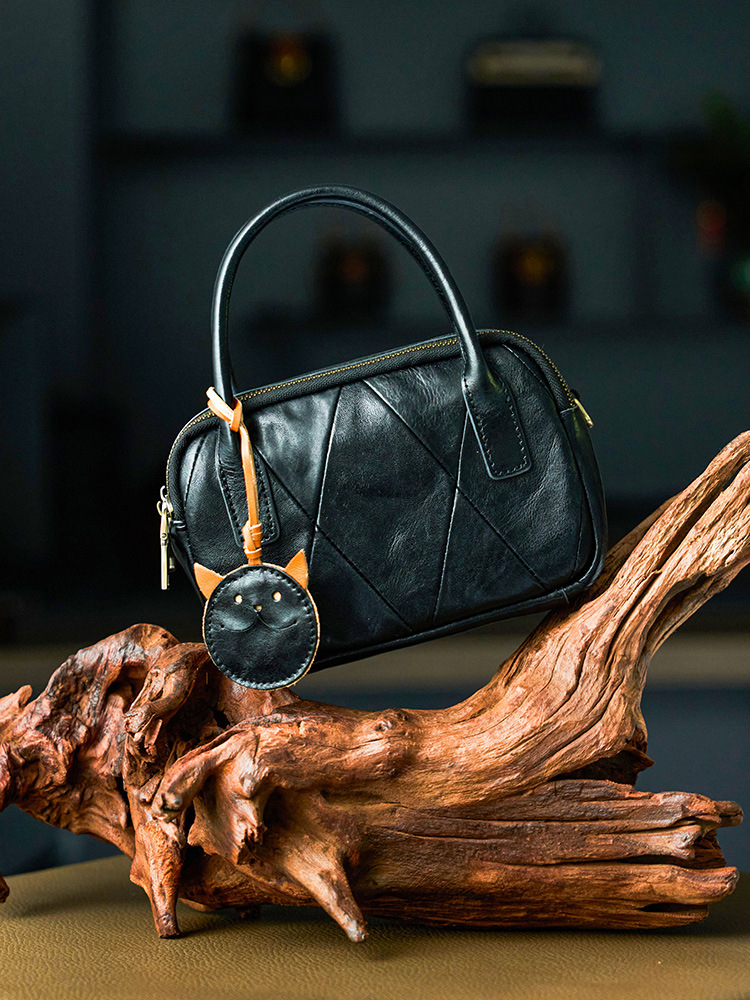 Genuine Leather Handmade Bowling Bag For Women New Retro Style Crossbody Vegetable Tanned Cowhide Versatile Handheld Pillow Bag - Thumbnail 6