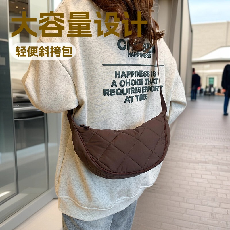 Large-Capacity Dumpling Bag for Women 2026 New Autumn and Winter Lightweight Crossbody Bag Canvas Commuter Bag Casual Crescent Bag