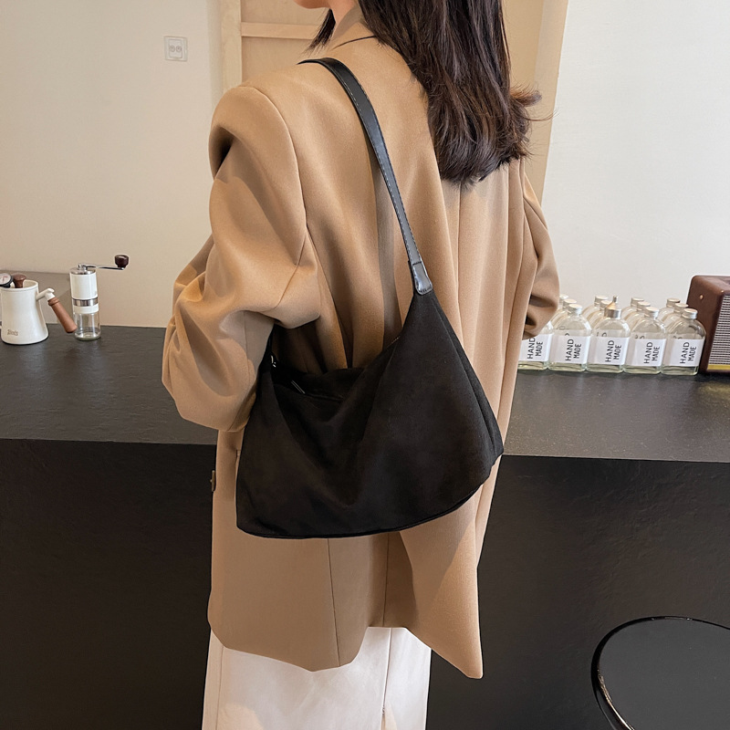 Bolsa de diseño de nicho casual de gran capacidad de invierno 2024 nueva moda retro bolso de hombro bolso de bolsas