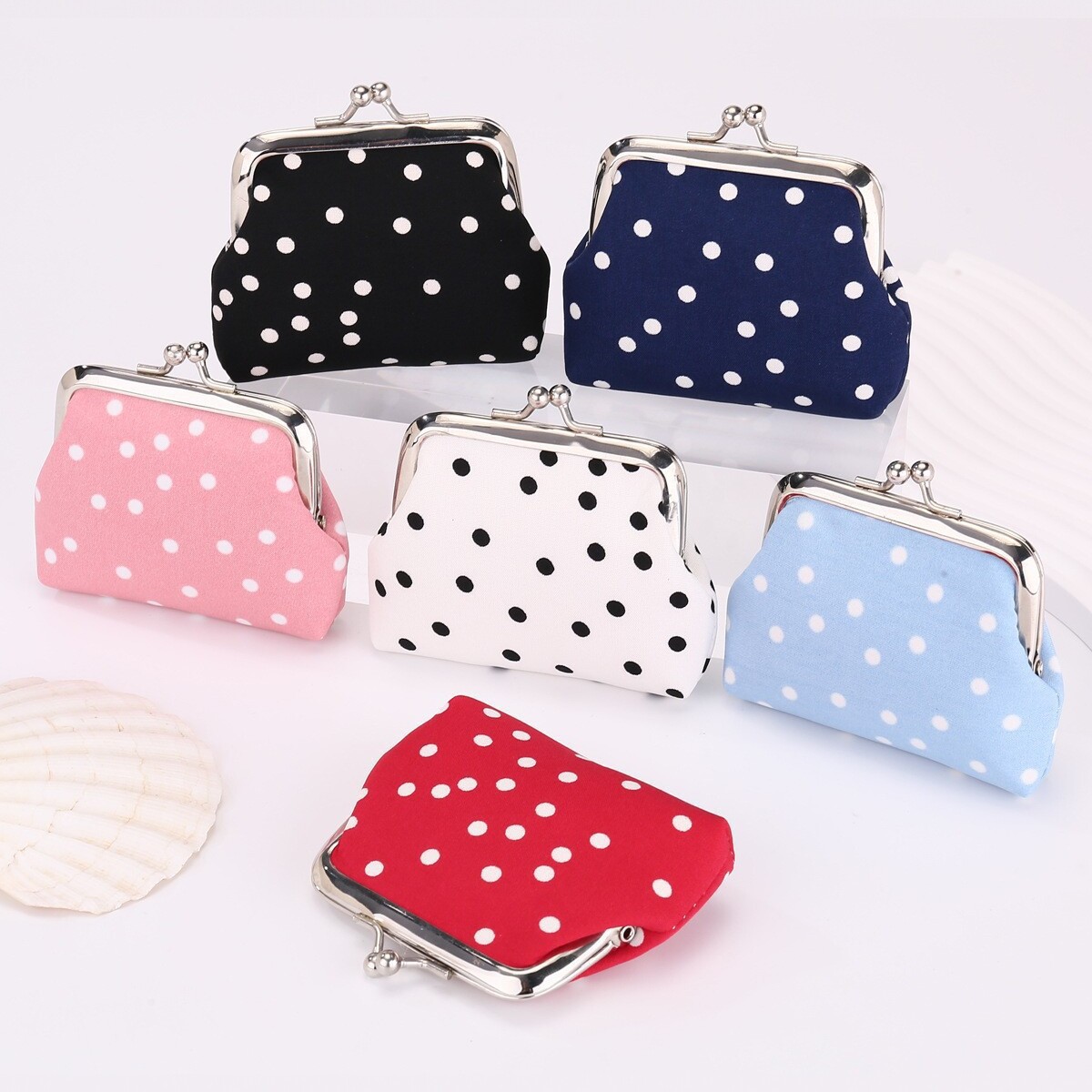 Polka dot coin purse, cute and fresh design, portable coin storage bag, trendy mini wallet, wholesale