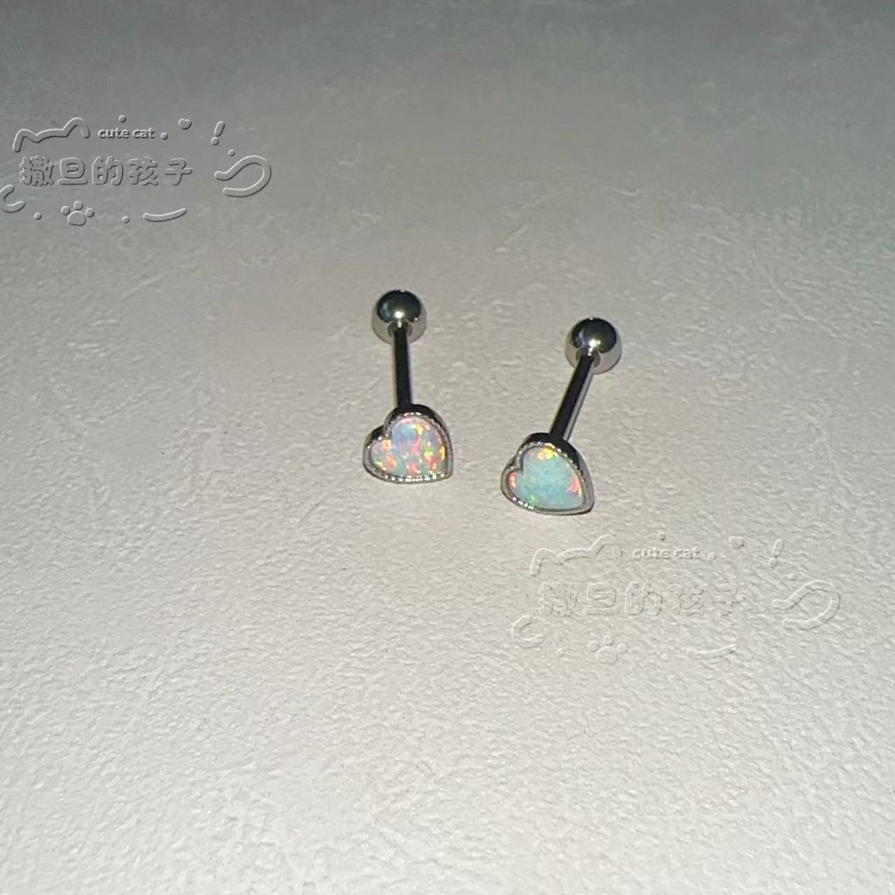 Pointed titanium steel lip stud product view