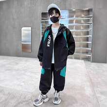 男童春装套装2025新款中大儿童韩版运动冲锋衣两件套男孩帅气春秋