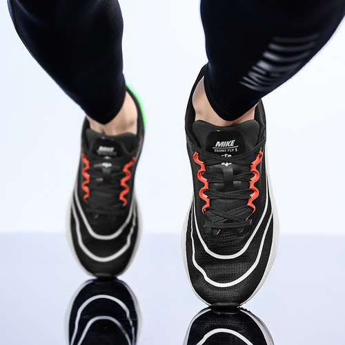  New Sports Shoes Breathable Mesh Fly Knit Running Shoes Comfortable Soft Sole Shock Absorbing Running Shoes Middle School Students Physical Exam Shoes