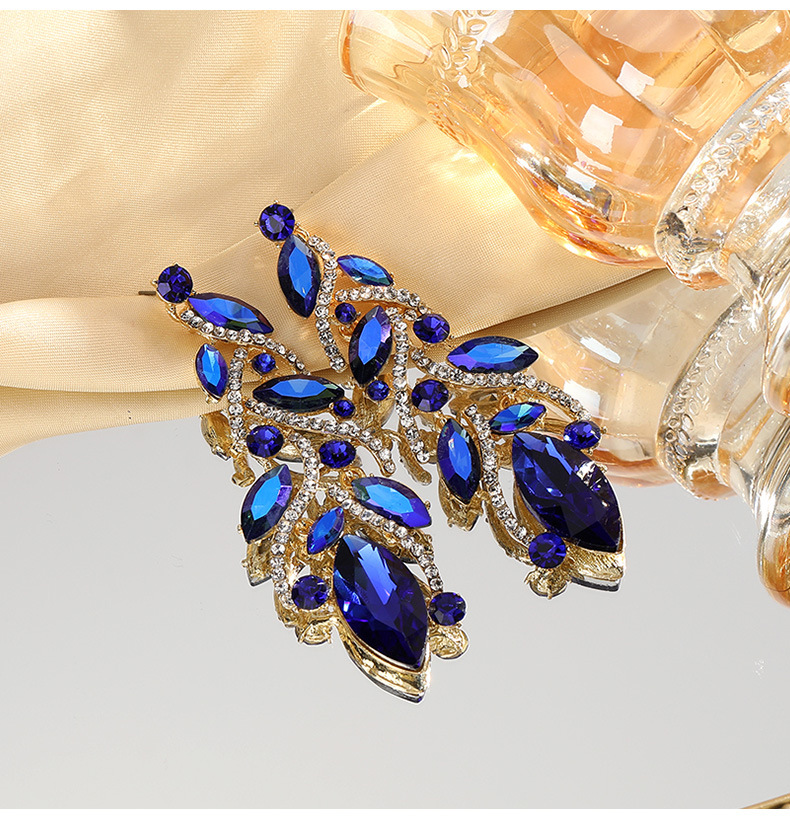 Alloy Ear Needle Material 1 Pair Simple Style Leaf Plating Rhinestone Drop Earrings