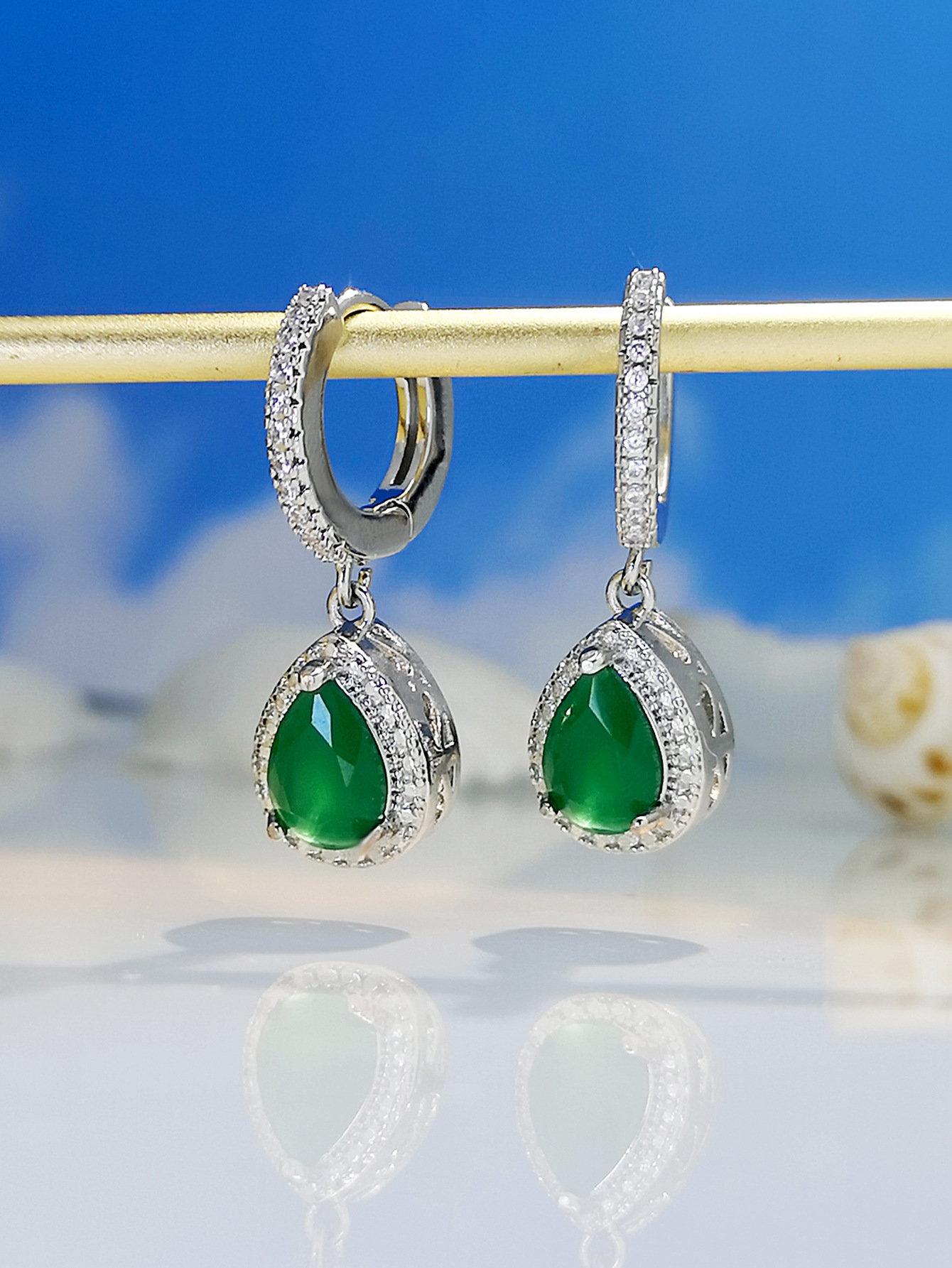 서리로 덥은 에메랄드