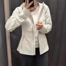 户外软壳冲锋衣外套女秋冬2025新款女装防风登山运动开衫修身上衣