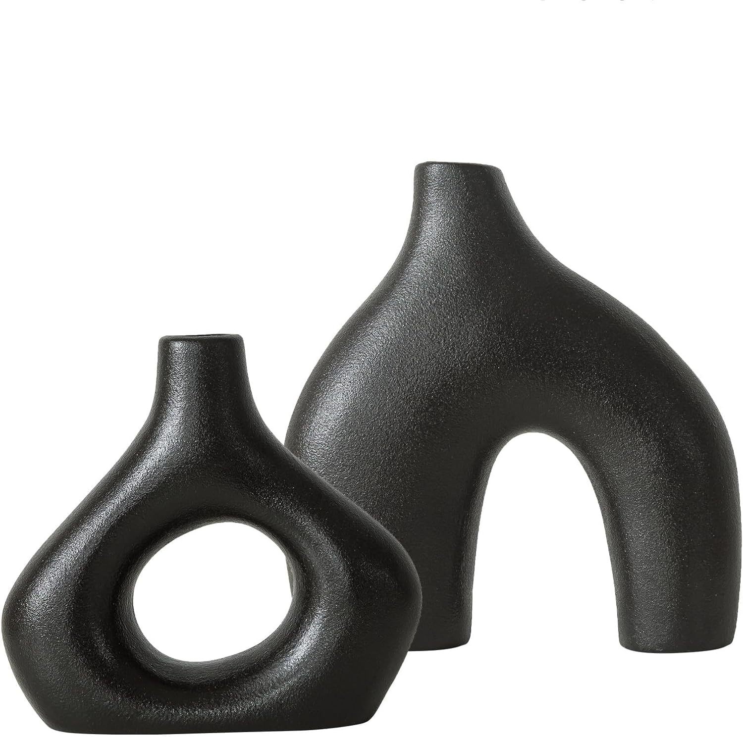 뚱뚱한 발 검은 양복 작은 사이즈