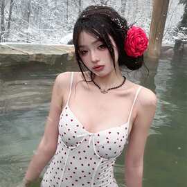 网红爆款小爱心钢托聚拢大小胸简约连体吊带游泳衣女温泉度假泳装