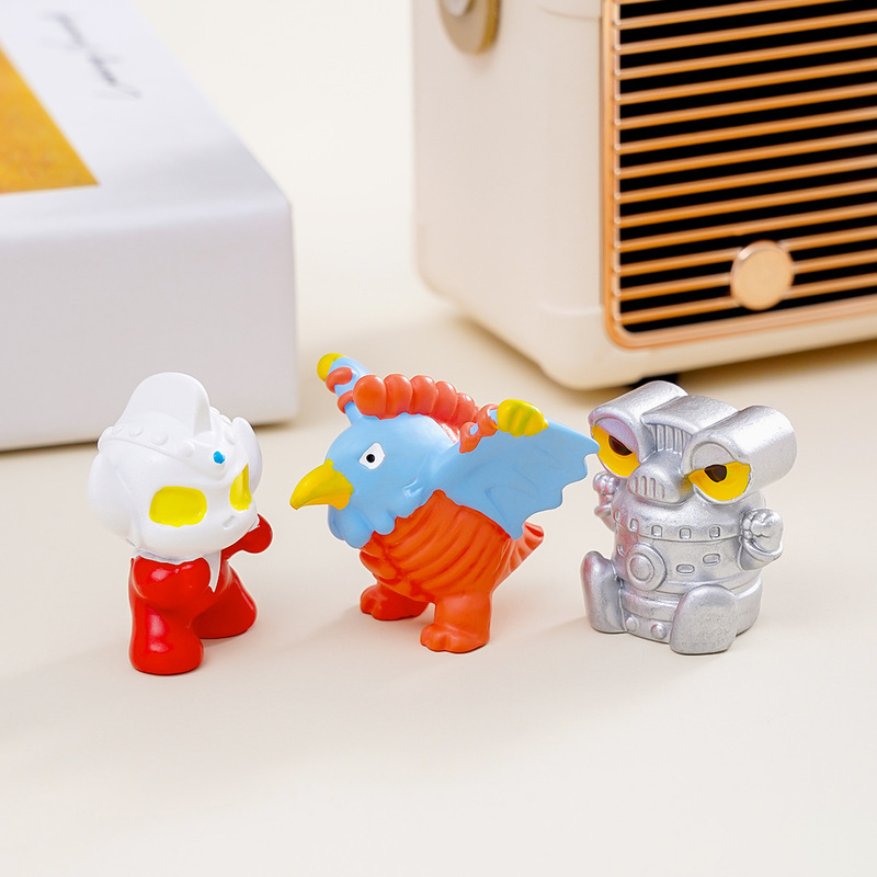 クリエイティブなウルトラマンティガのモンスターフィギュア、可愛い手作りDIY装飾品、車載やデスクトップ用の小さな飾り物|undefined